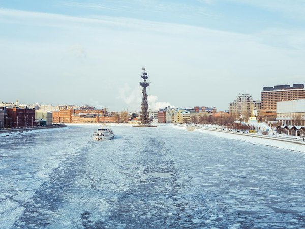 How can you experience the UK like a local during your visit?