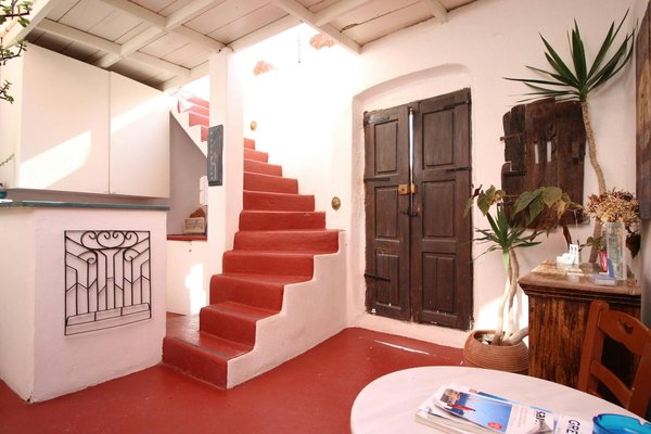 What are the best scenic train routes in the UK for a memorable travel experience?